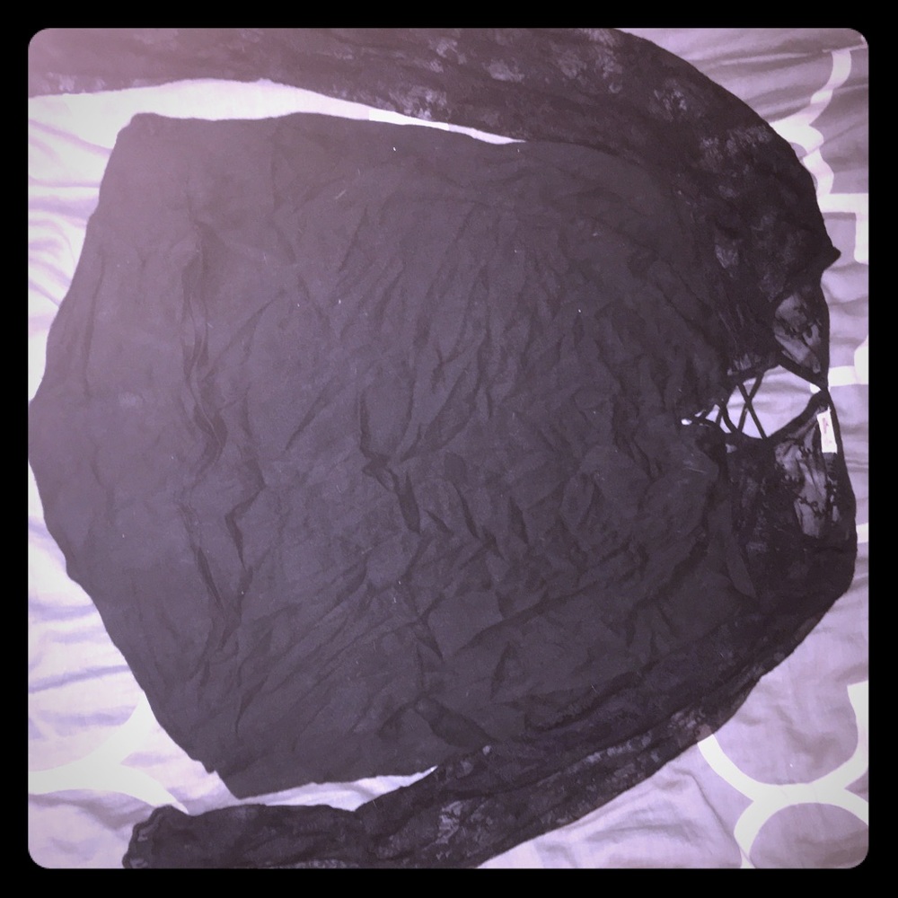 Lace sleeve cross shirt